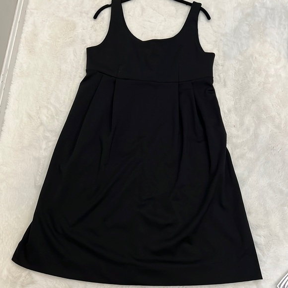 Gap maternity size M scoop neck simple black dress - Picture 6 of 9